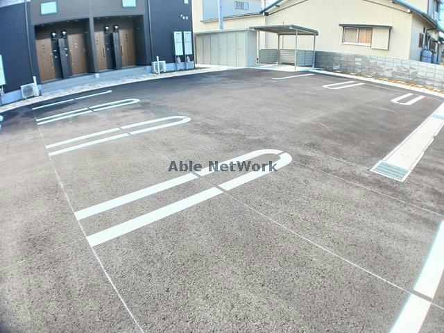 駐車場　駐車場