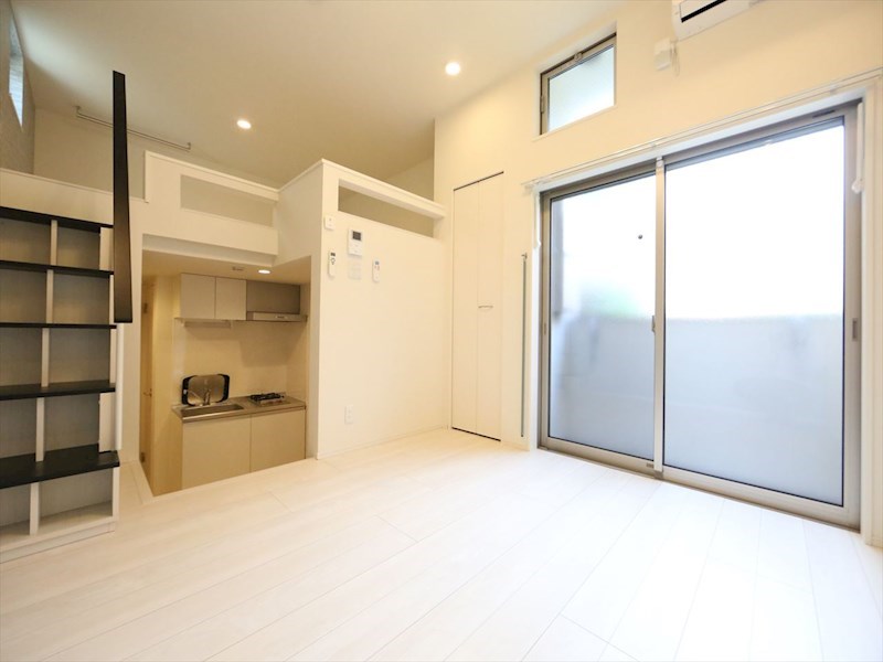 居室・リビング　洋室6帖　ロフト6.1帖（寝室にも使えます）　同仕様写真