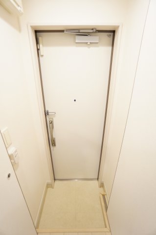 玄関　※同物件・同タイプの写真です。