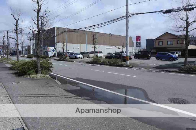 その他　前面道路（その他）まで0m