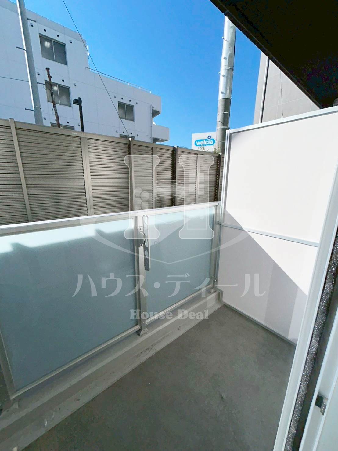 バルコニー　お洗濯にも便利なバルコニー付き