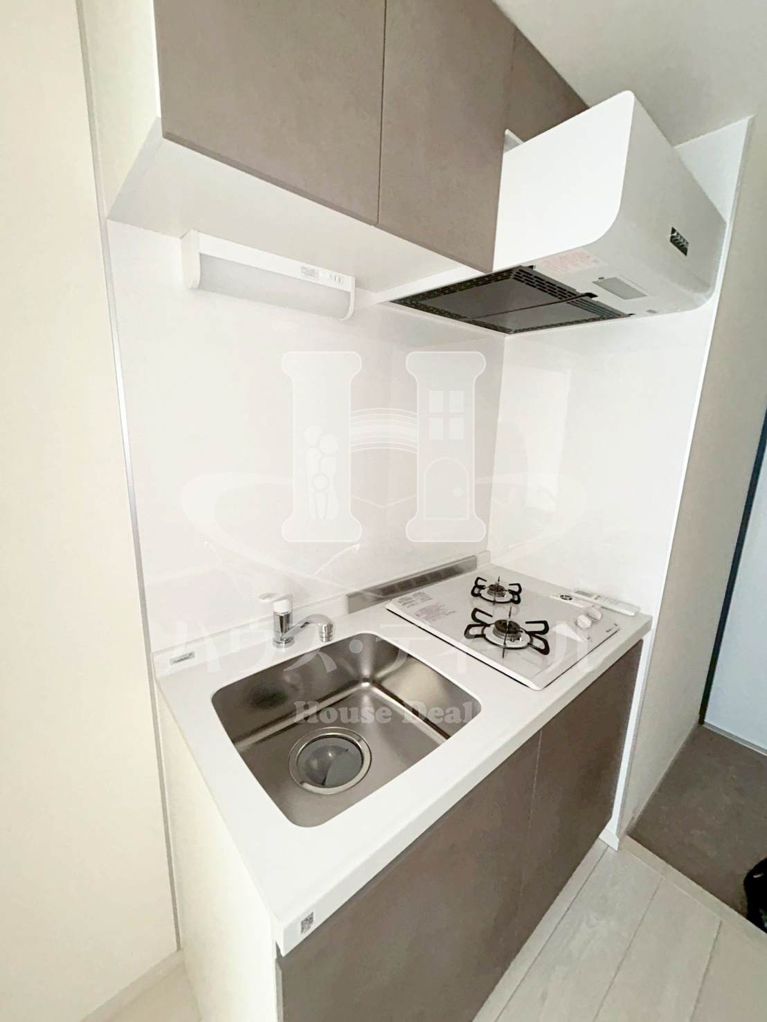 キッチン　コンパクトなキッチンで掃除もラクラク