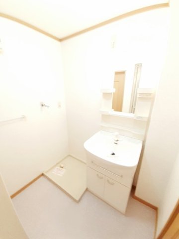 洗面設備　使いやすい洗面所です