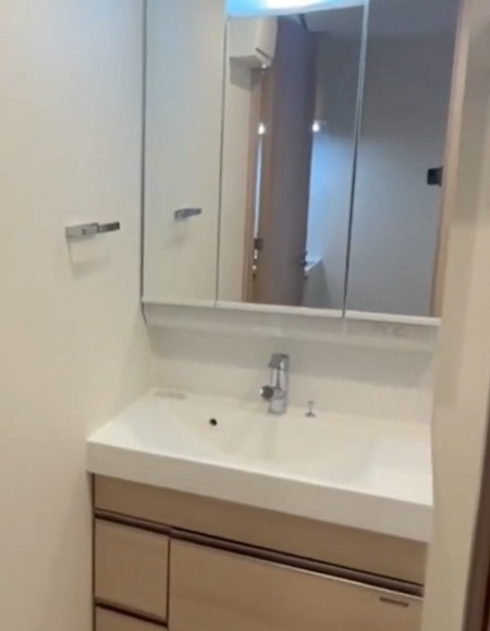 洗面設備　コンパクトで使いやすい洗面所