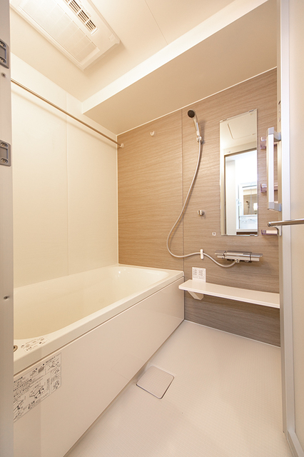 バス・シャワールーム　※写真は同タイプ住戸です。