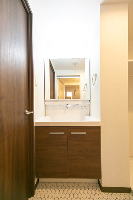 洗面設備　※写真は同タイプ住戸です。