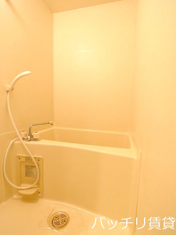 バス・シャワールーム　同型タイプの為、現状を優先致します