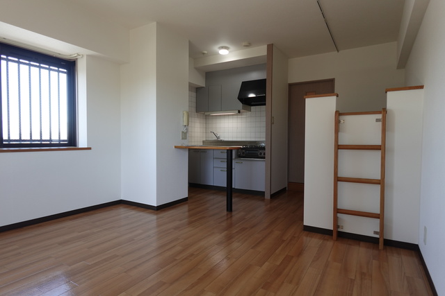 居室・リビング　前回募集時の写真です