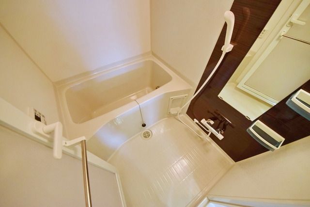 バス・シャワールーム　★追い焚き・浴室乾燥機搭載★