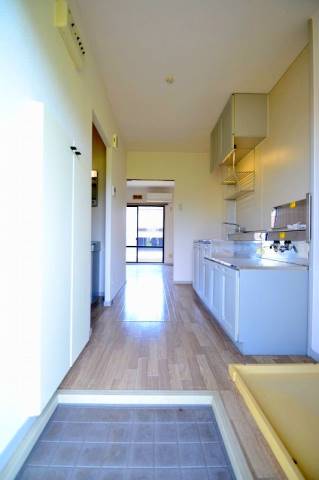 玄関　お問合せはシティホーム海田センター　082-821-2227