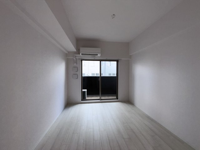 居室・リビング　同物件別部屋写真