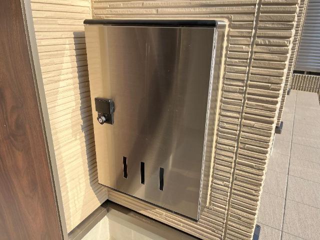 玄関　宅配ＢＯＸ