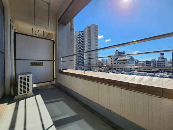 バルコニー　日当たりの良いバルコニーです