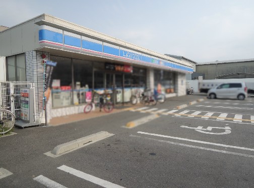コンビニ　ローソン 八尾美園町四丁目店（コンビニ）まで95m