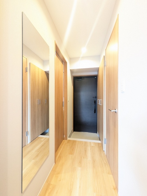 玄関　廊下～玄関スペース