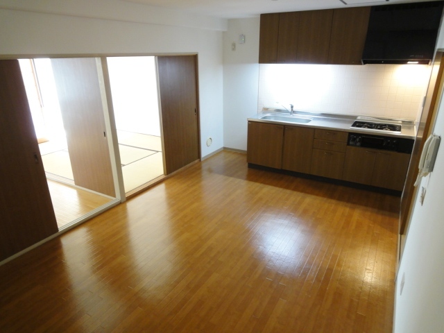 居室・リビング　写真は別号室のものです。