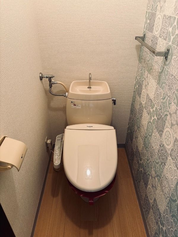 トイレ　※別号室の写真となります。