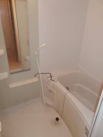 バス・シャワールーム　ゆったり過ごせるお風呂です