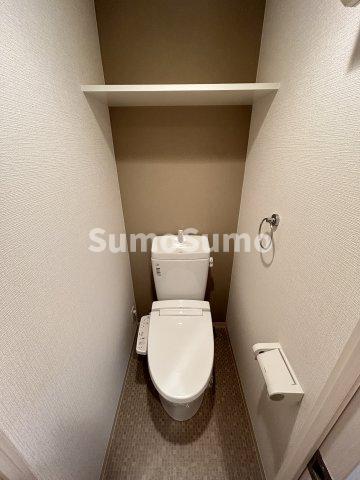 トイレ　スペースが確保できる洗面所です