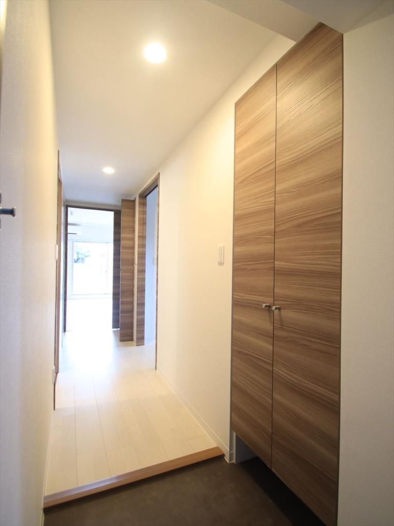 玄関　たくさんの靴があっても収納しやすい！