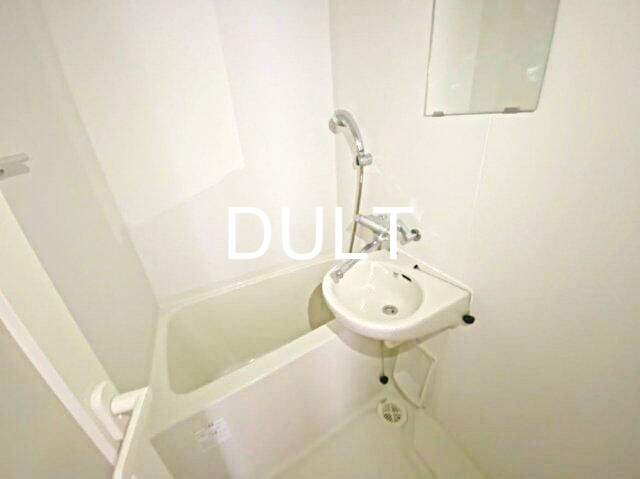 バス・シャワールーム　バスルームです。