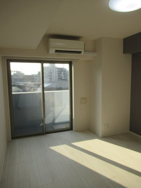 居室・リビング　居間です