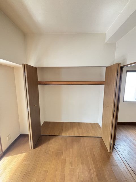 収納　洋室　収納