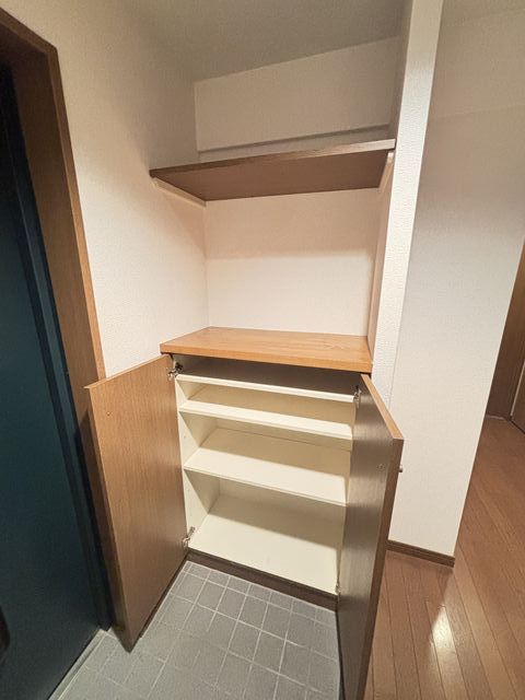 玄関　シューズボックス