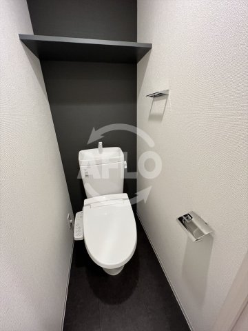 トイレ　アドバンス大阪バレンシア　温水洗浄便座