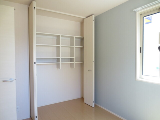 収納　１０５　洋室収納