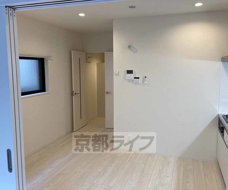 居室・リビング　開放的なリビング・