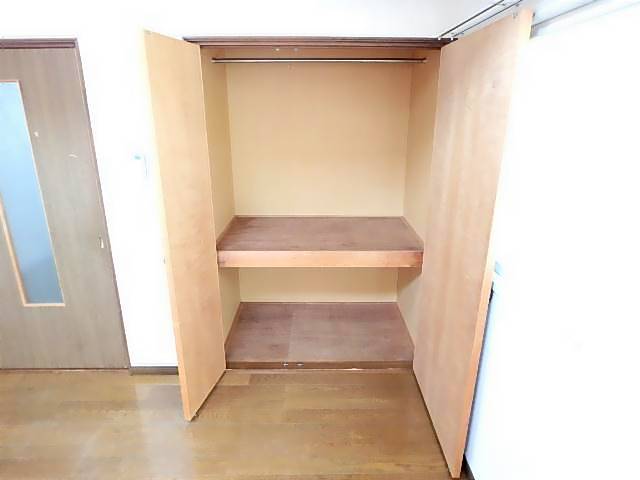 収納　洋室にある収納になります。