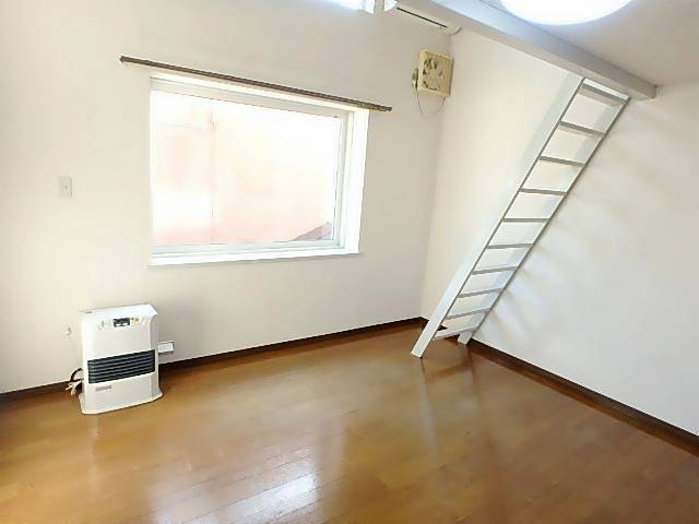 居室・リビング　洋室７帖のお部屋です。