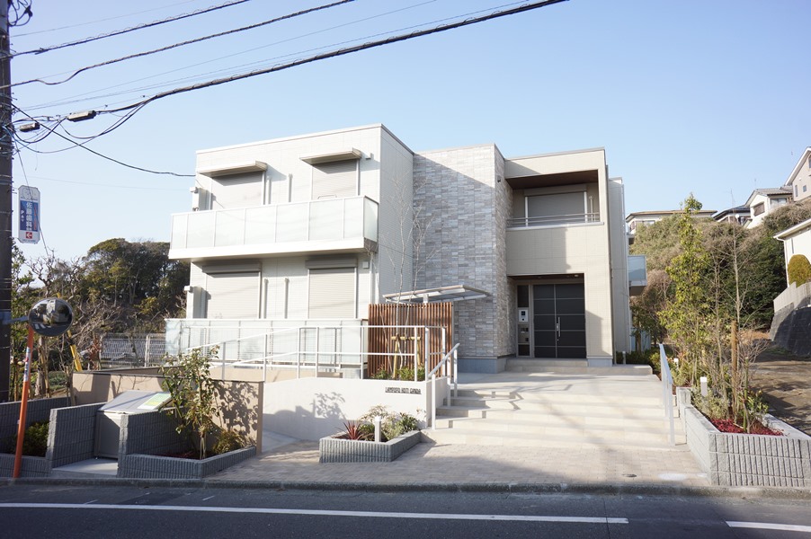 建物外観　南向き・南側道路日当り良好！