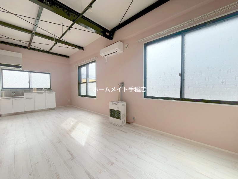 居室・リビング　広々リビングスペースございます！