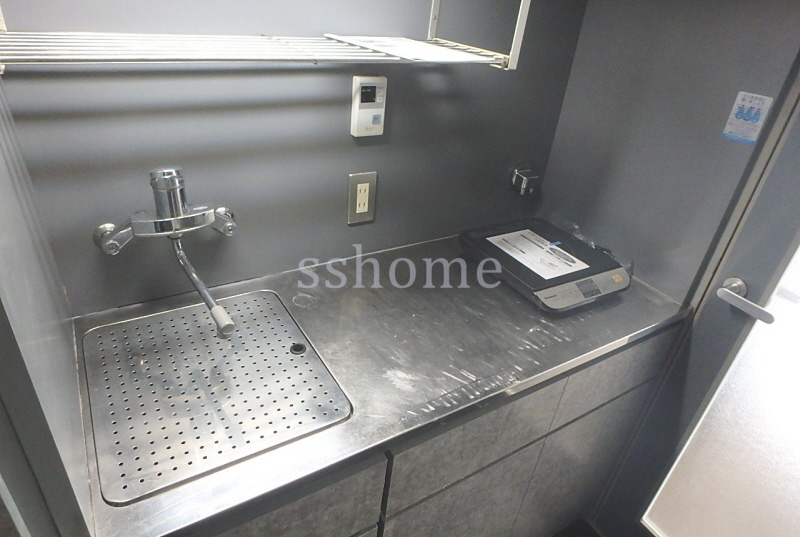 キッチン　充分自炊のできるスペースあります☆