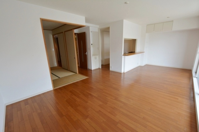 居室・リビング　南向き、陽当り良好です！