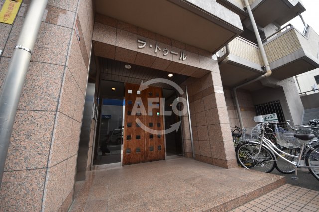 エントランス　ラ・トゥール　エントランス