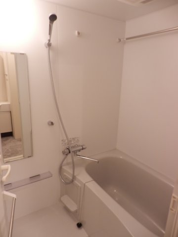 バス・シャワールーム　お風呂で日々の疲れを落としましょう