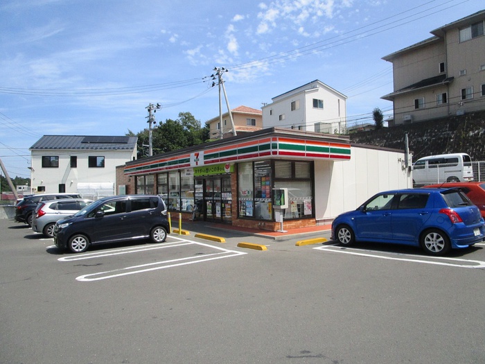 コンビニ　セブンイレブン（コンビニ）まで1200m