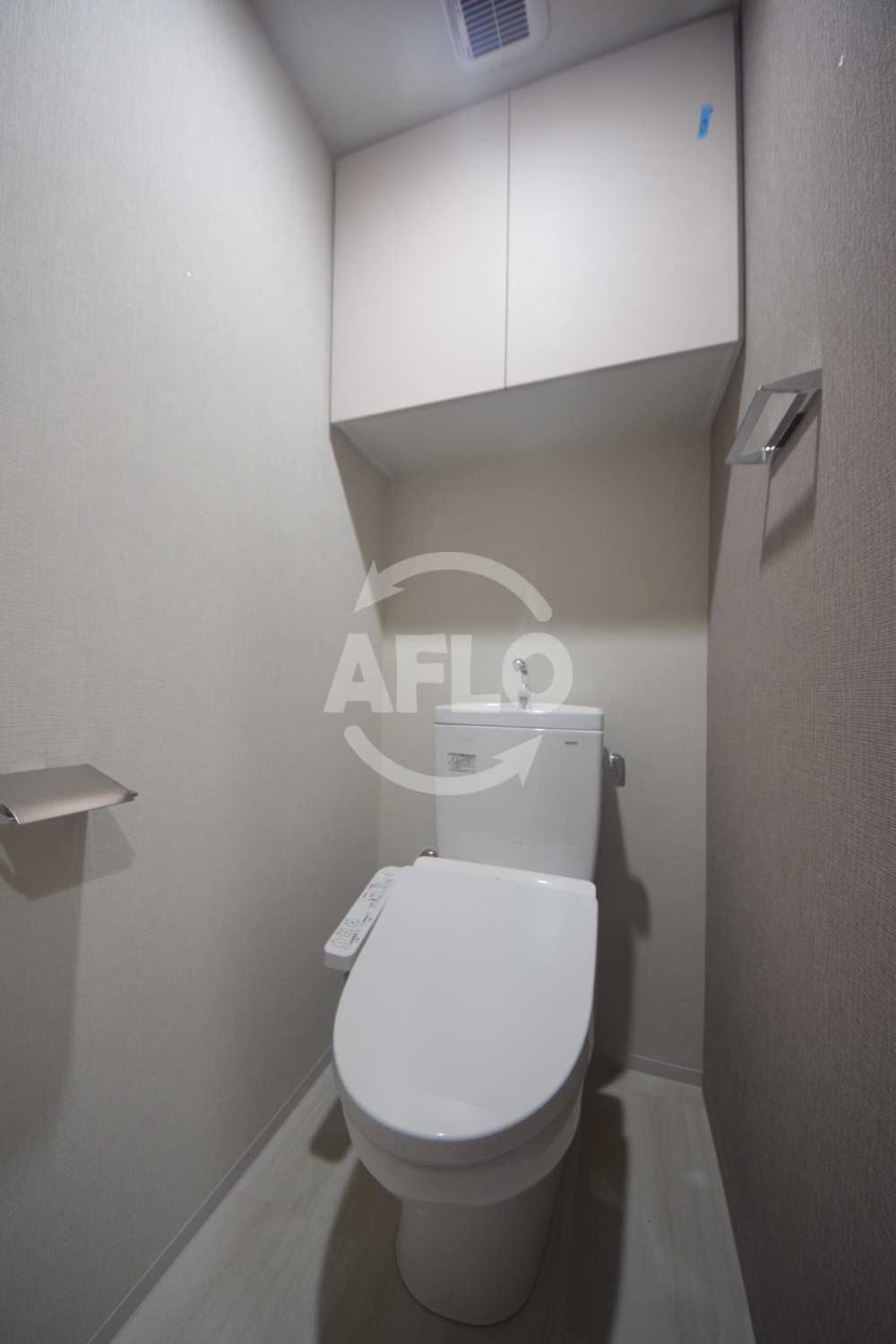 トイレ　アーバネックス心斎橋EAST　温水洗浄便座付き