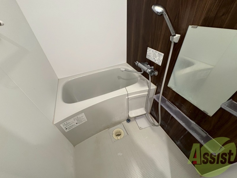 バス・シャワールーム　お風呂になります。一日の疲れを癒してくださいね。