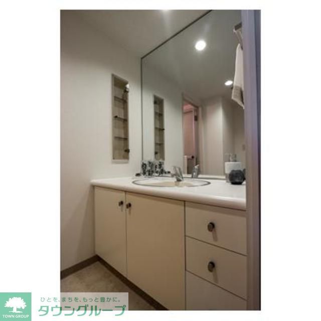 洗面設備　※写真は同タイプ住戸です。