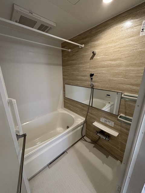 バス・シャワールーム　※別部屋写真