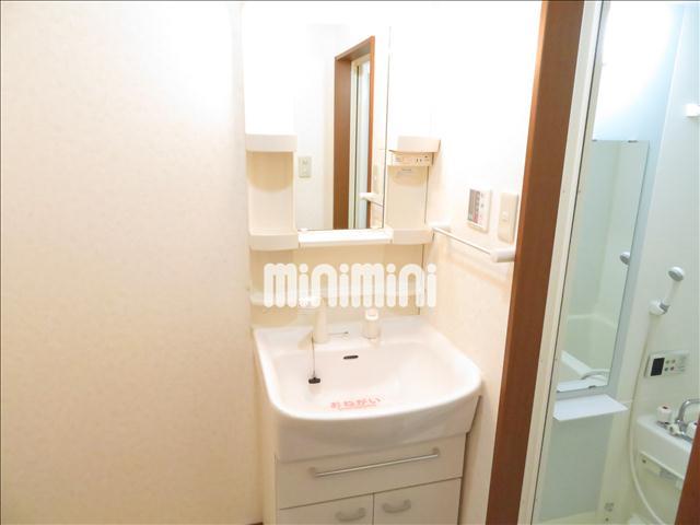 洗面設備　忙しい朝にうれしい洗髪洗面化粧台