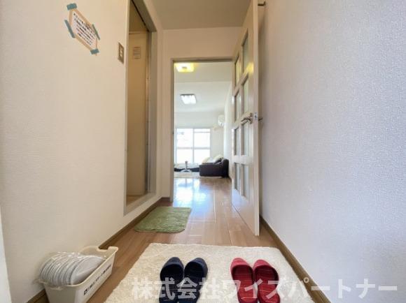 玄関　※別号室の為、現況優先