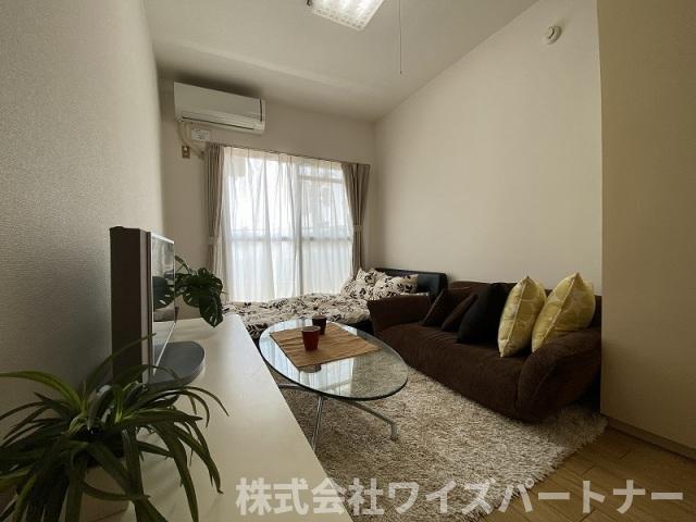 居室・リビング　※別号室の為、現況優先