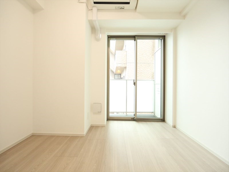 バルコニー　洋室6帖　エアコン完備　バルコニー