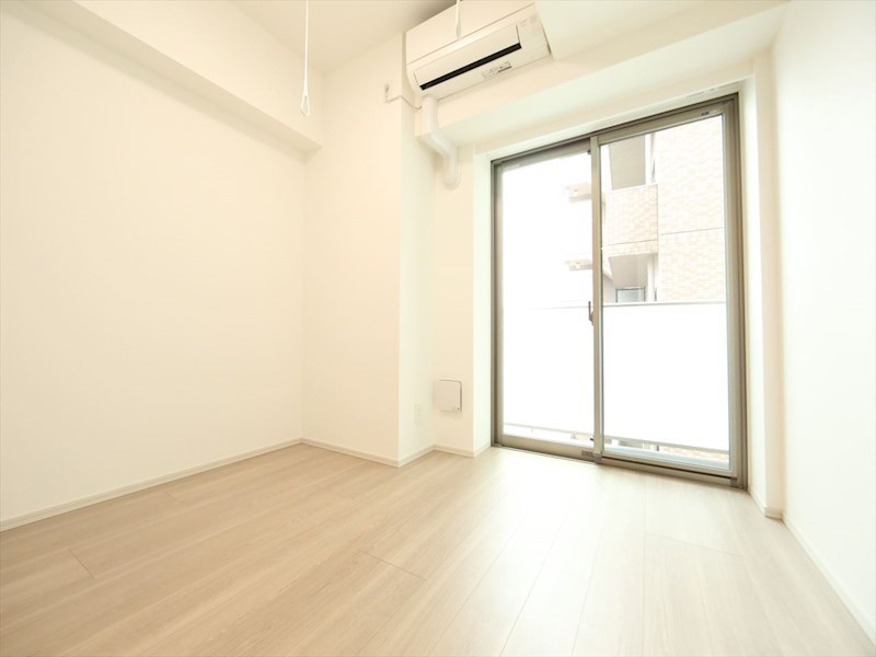 居室・リビング　洋室6帖　エアコン完備　バルコニー