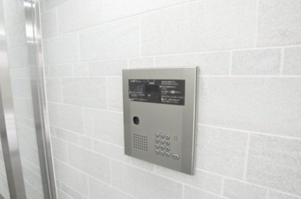 セキュリティ　☆広々とした玄関☆防犯面もばっちりです★